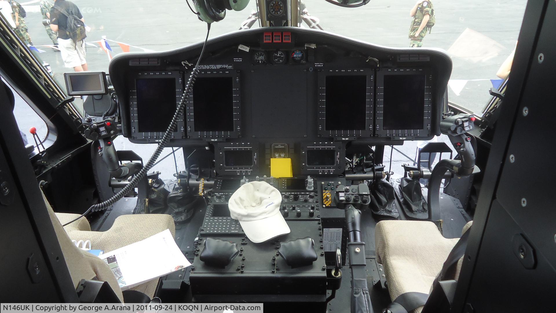 N146UK, 2011 Sikorsky S-92A C/N 92-0146, Cockpit