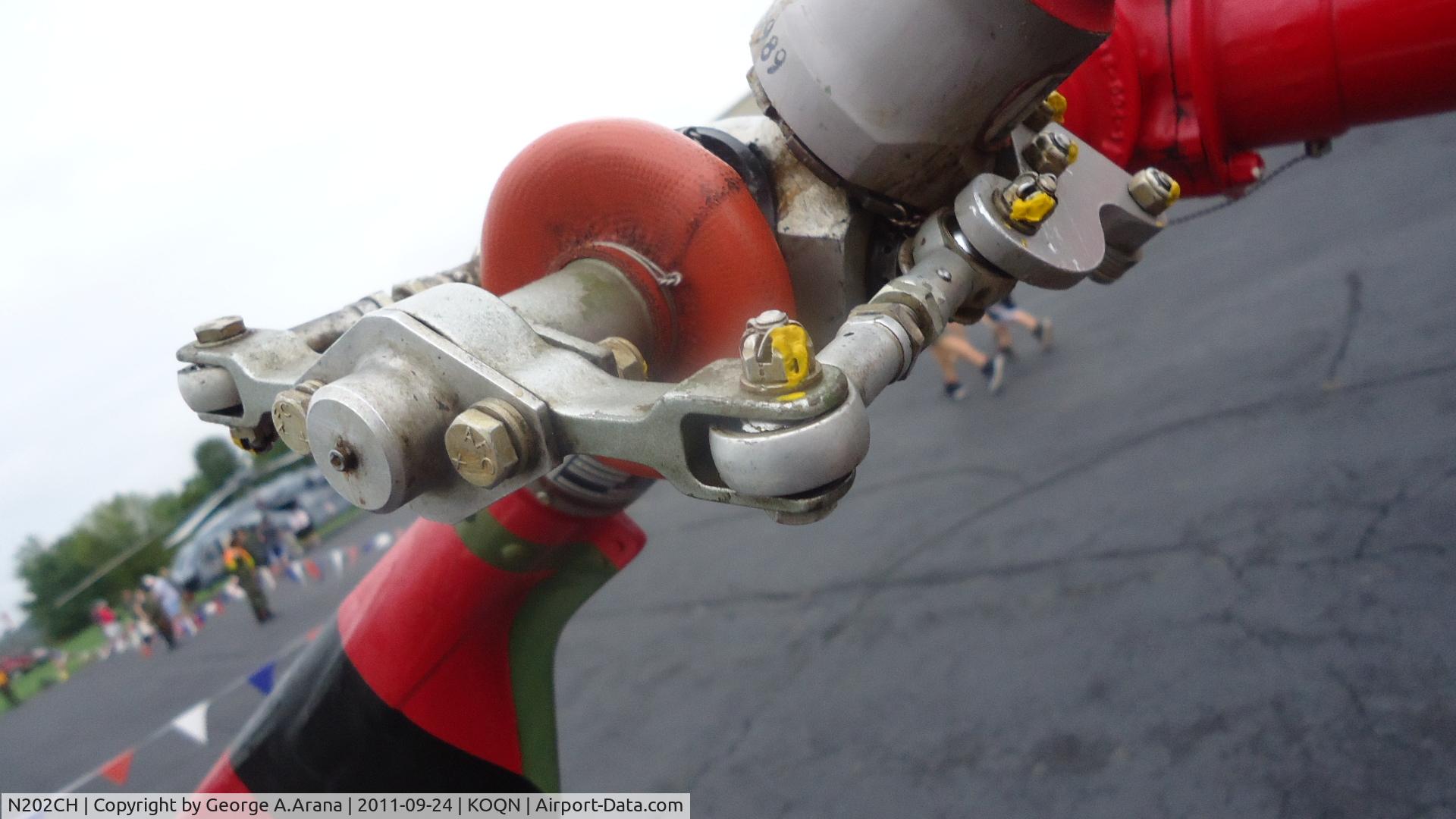 N202CH, 1951 Bell 47D-1 C/N 301, Tail rotor pitch mechanism