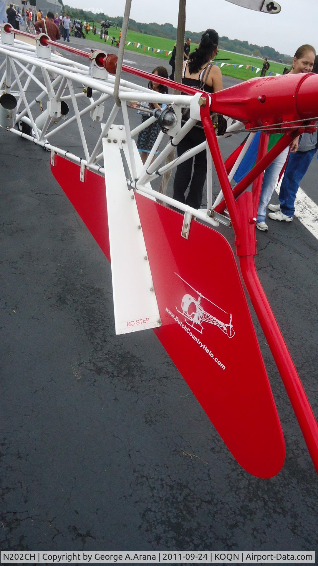 N202CH, 1951 Bell 47D-1 C/N 301, Ventral fin and attachment