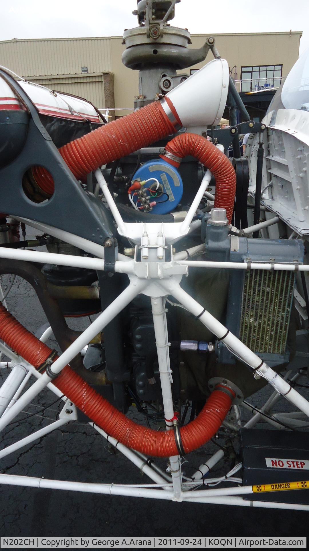 N202CH, 1951 Bell 47D-1 C/N 301, Center frame, Franklin engine and hoses