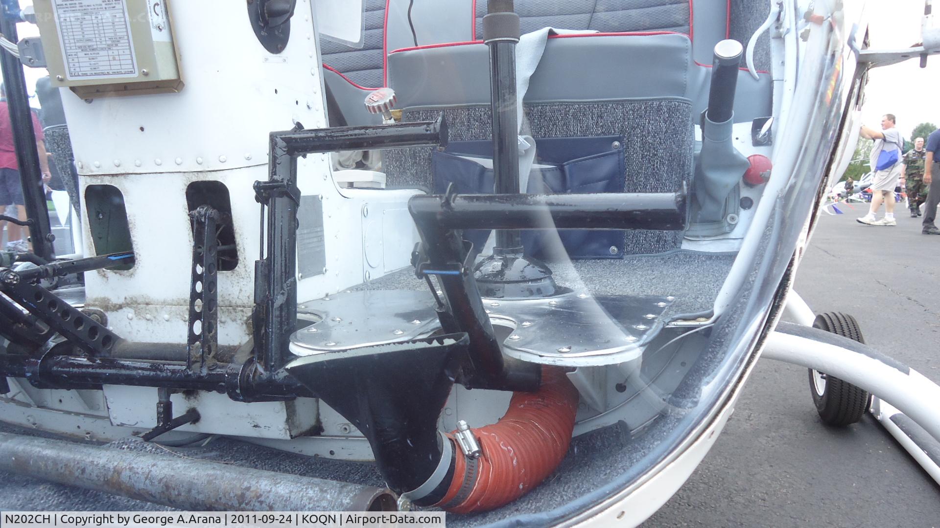 N202CH, 1951 Bell 47D-1 C/N 301, Tail rotor pedals