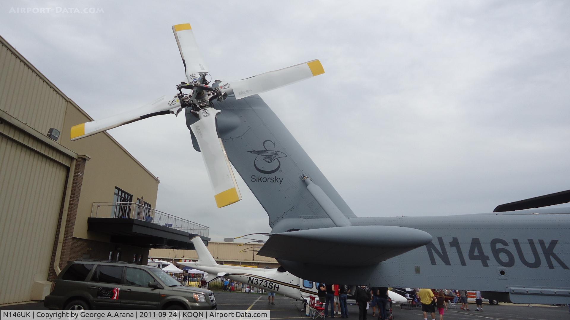 N146UK, 2011 Sikorsky S-92A C/N 92-0146, Tail rotor, vertical fin, horizontal stabilizer with strut