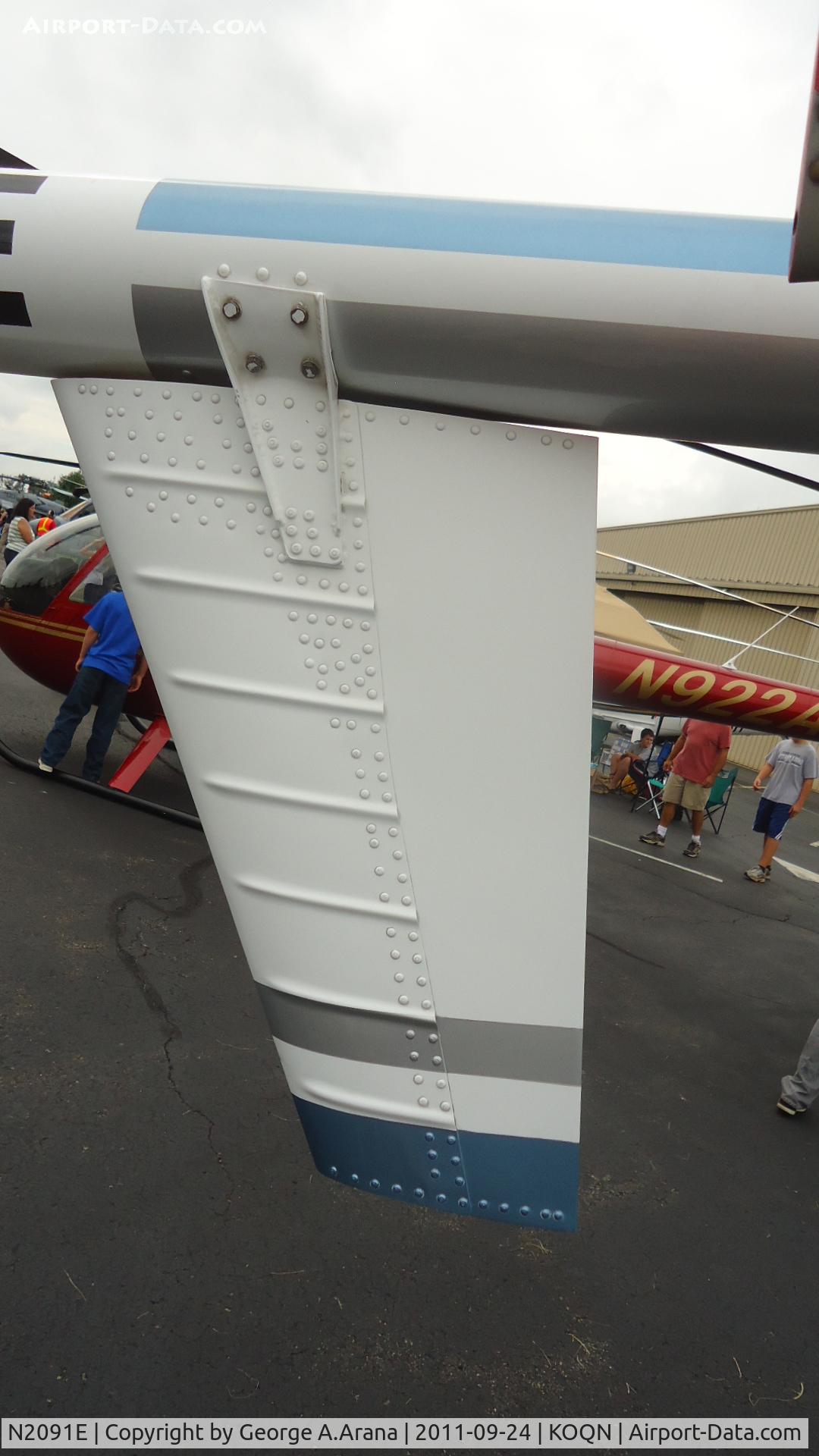 N2091E, 2002 Schweizer 269C C/N S1837, Ventral fin