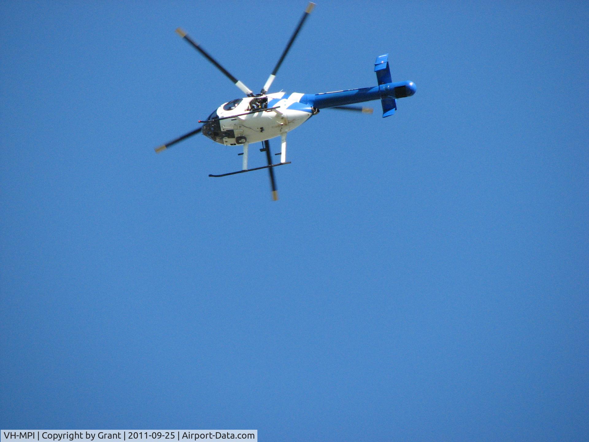 VH-MPI, 1992 McDonnell Douglas MD-520N C/N LN026, As seen from below