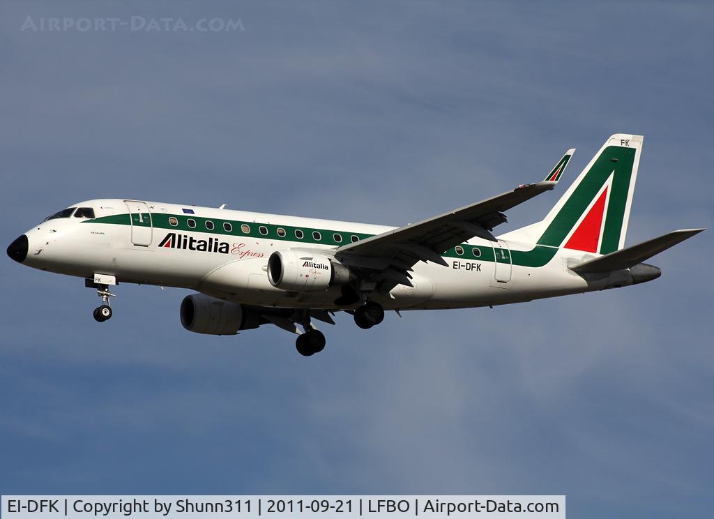 EI-DFK, 2004 Embraer 170LR (ERJ-170-100LR) C/N 17000033, Landing rwy 32L