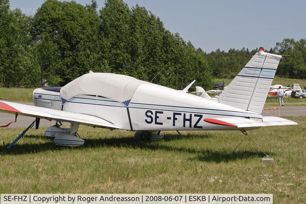 SE-FHZ, 1969 Piper PA-28-140 Cherokee C/N 28-26250, At EAA Fly-In