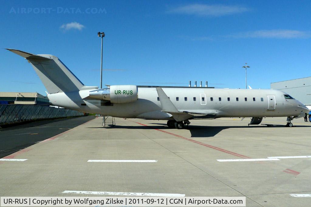 UR-RUS, 2004 Bombardier CRJ-200ER (CL-600-2B19) C/N 7990, visitor