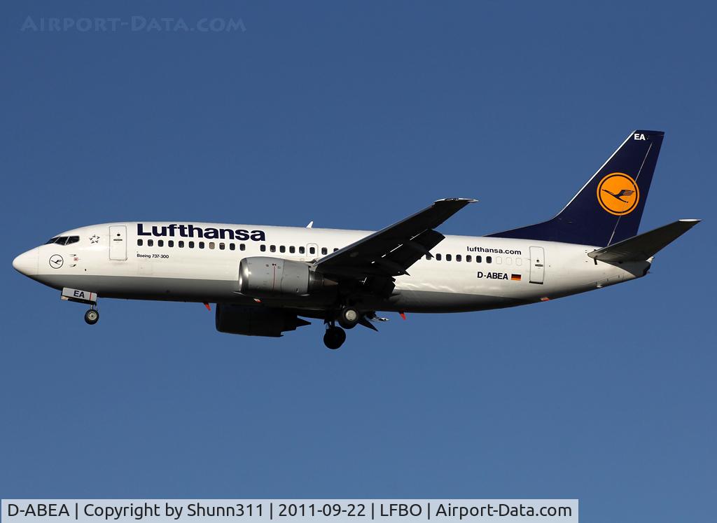 D-ABEA, 1990 Boeing 737-330 C/N 24565, Landing rwy 32L