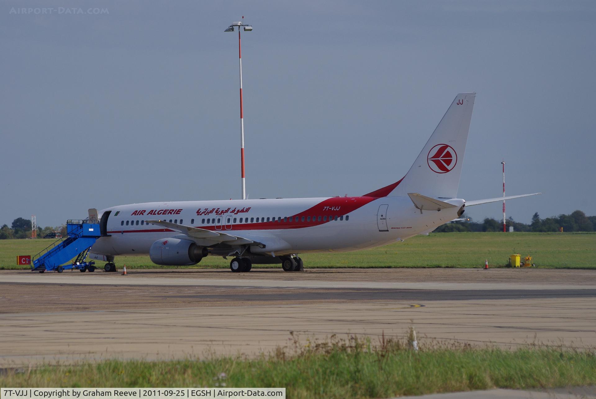 7T-VJJ, 2000 Boeing 737-8D6 C/N 30202, Fresh out of the paint shop.