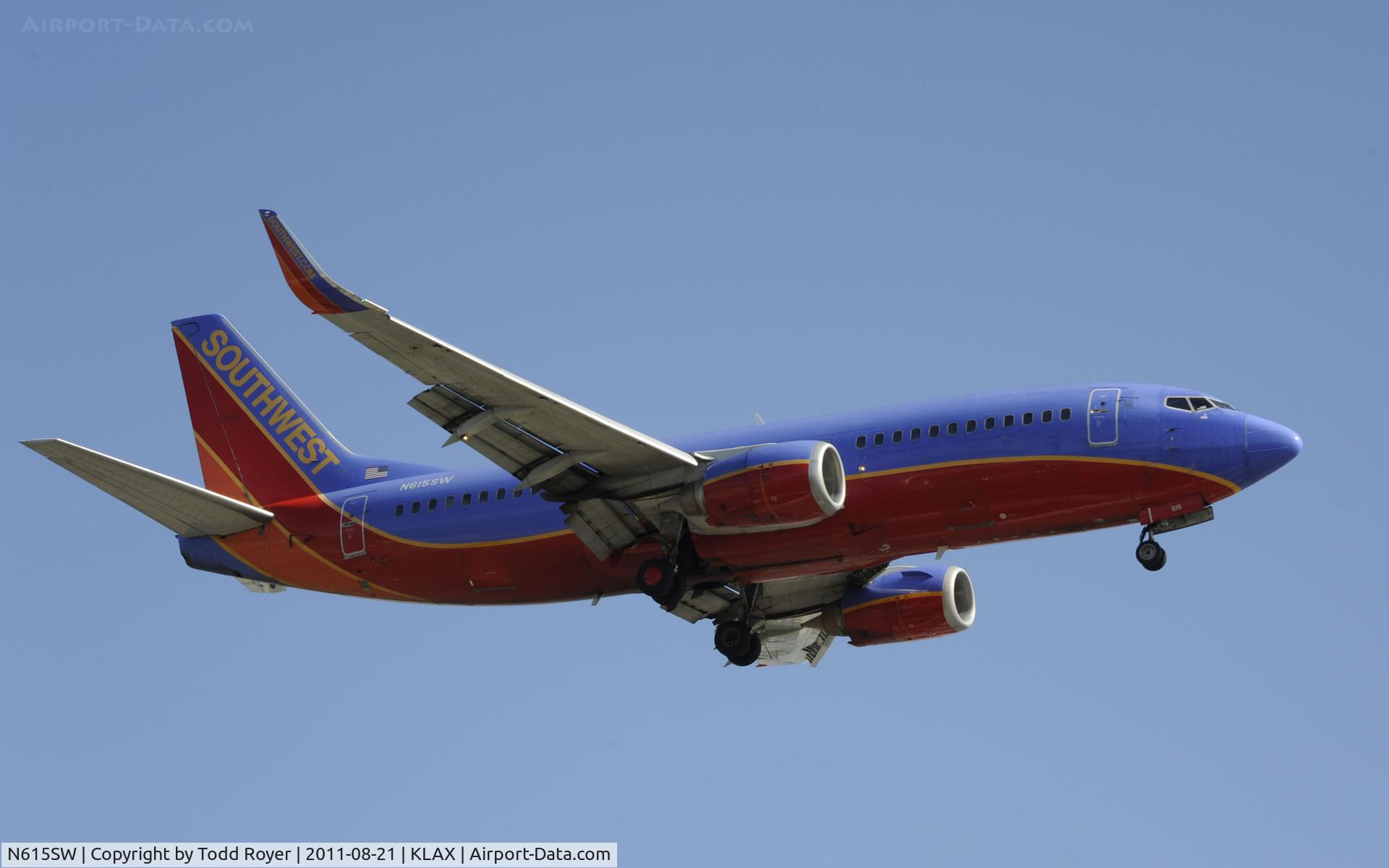 N615SW, 1995 Boeing 737-3H4 C/N 27698, Arriving at LAX