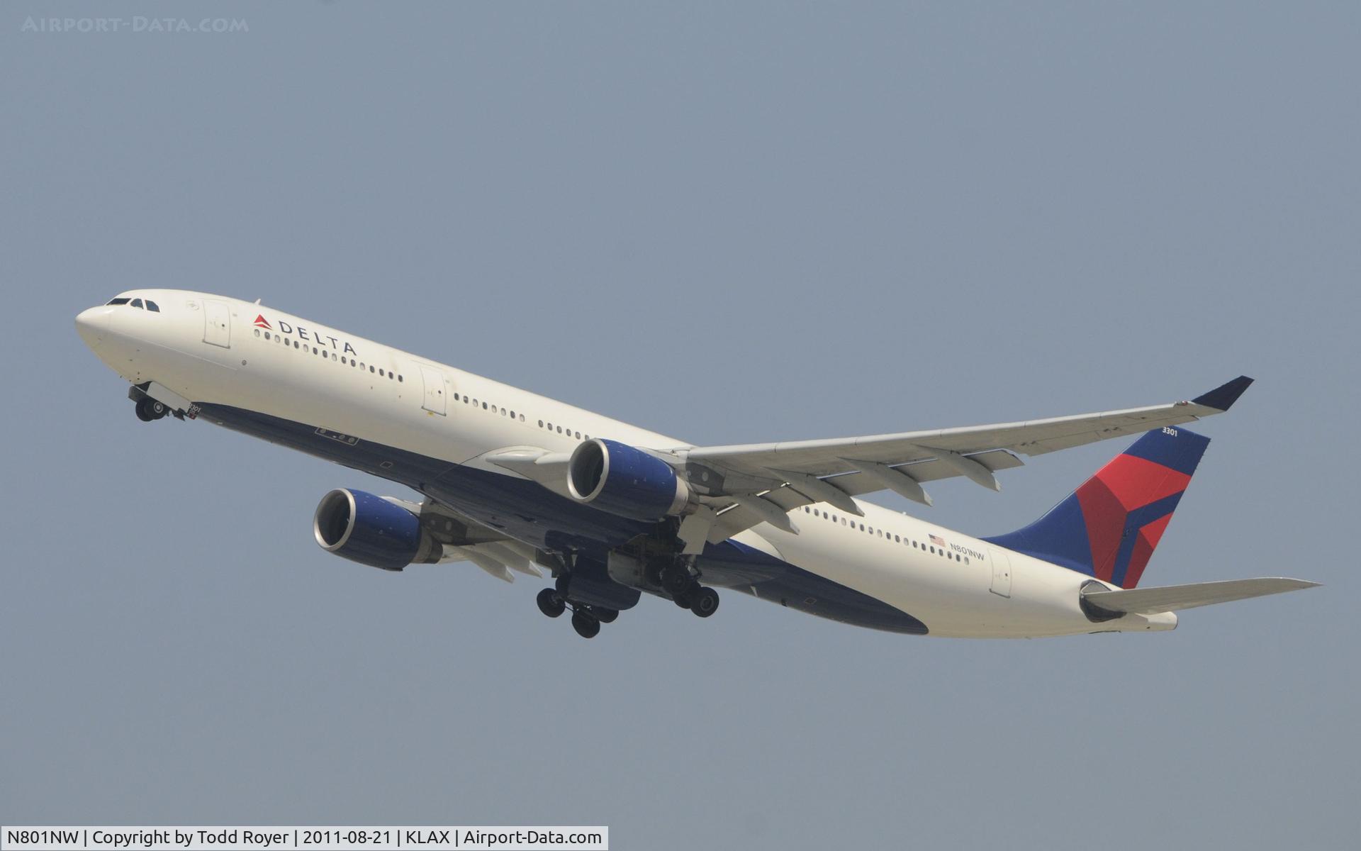 N801NW, 2003 Airbus A330-323 C/N 0524, Delta