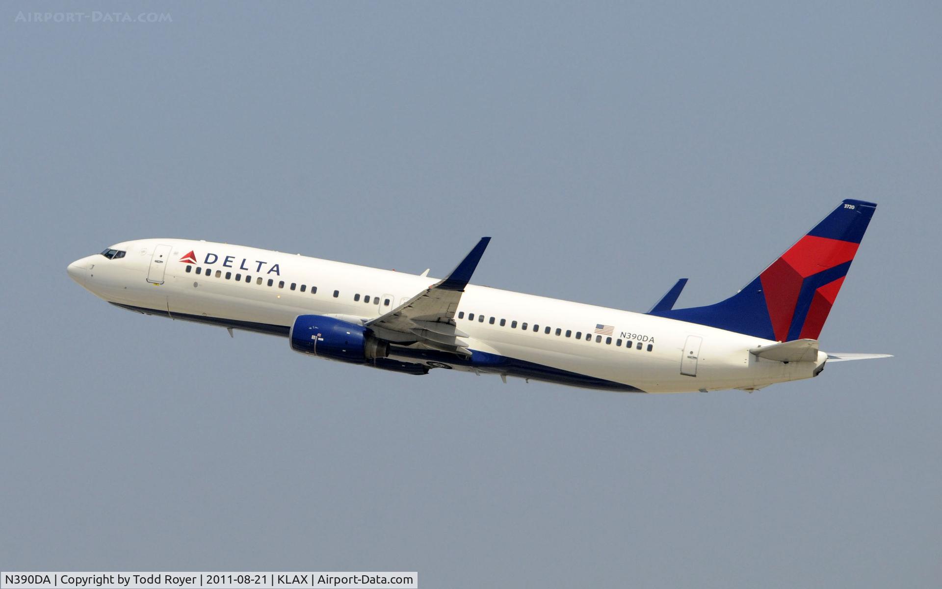 N390DA, 2000 Boeing 737-832 C/N 30536, Delta
