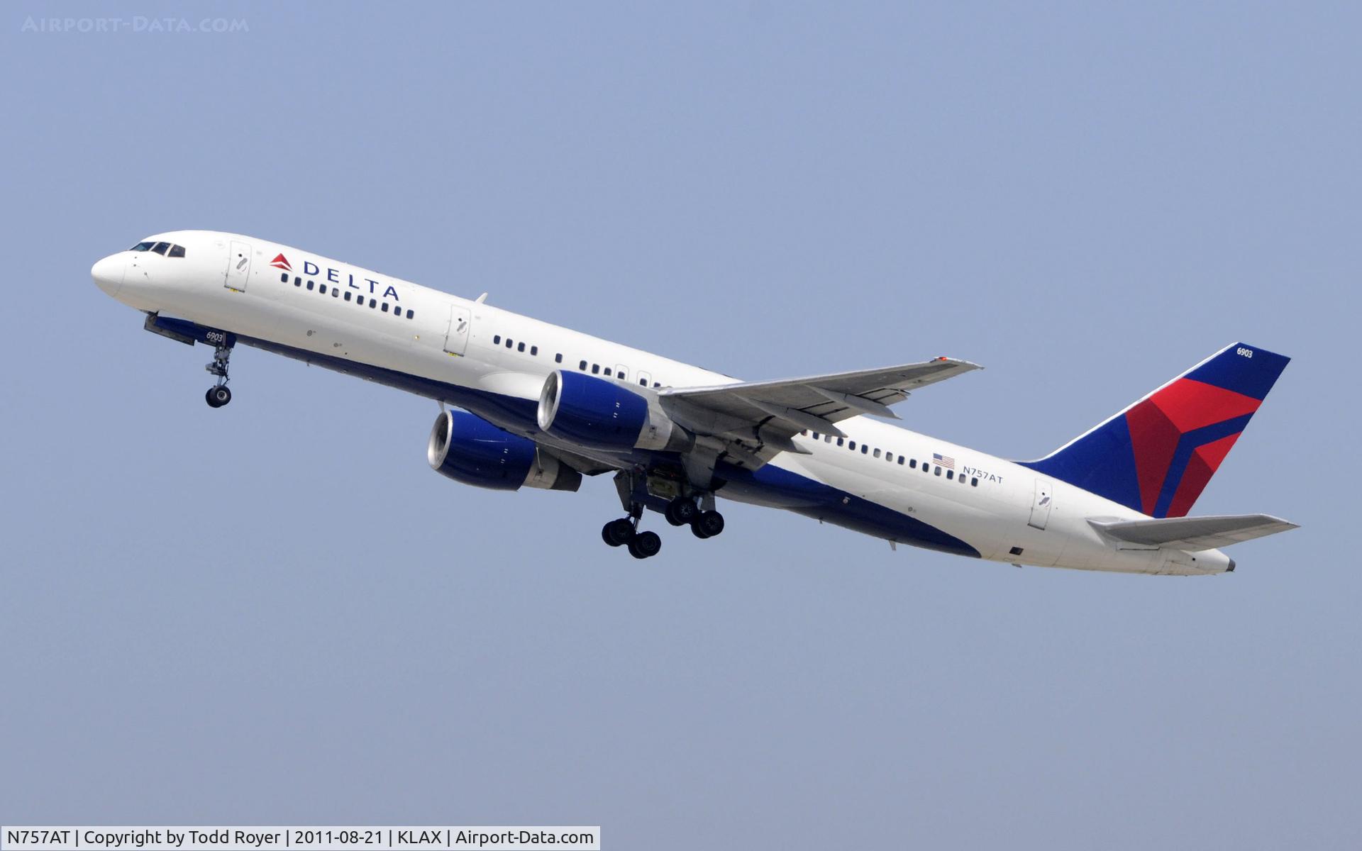 N757AT, 1984 Boeing 757-212 C/N 23127, Delta