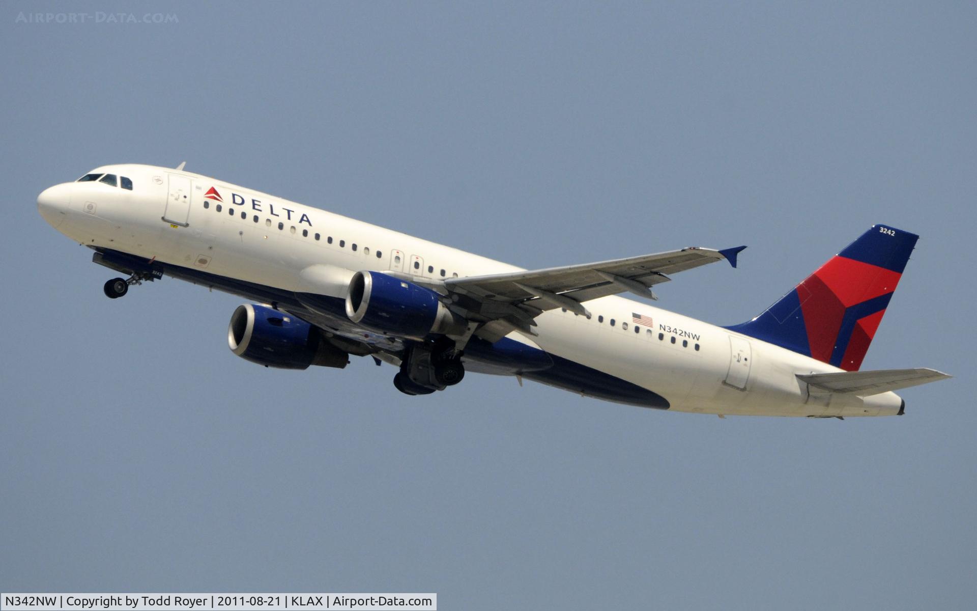 N342NW, 1993 Airbus A320-212 C/N 381, Delta