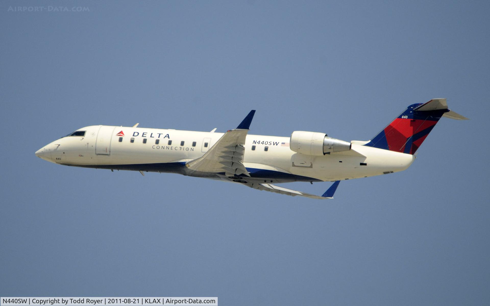 N440SW, 2001 Bombardier CRJ-200LR (CL-600-2B19) C/N 7589, Delta