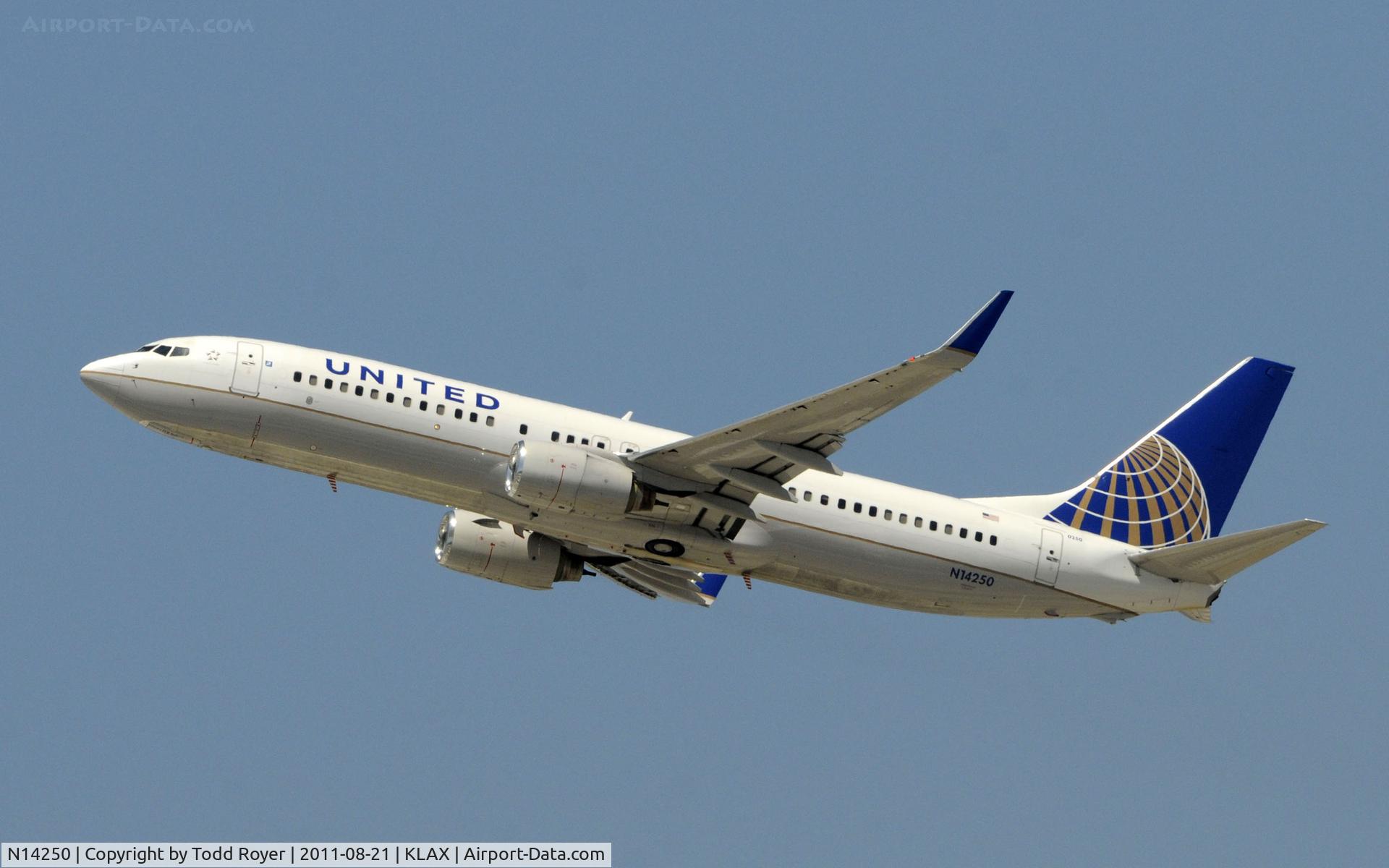 N14250, 1999 Boeing 737-824 C/N 28957, United