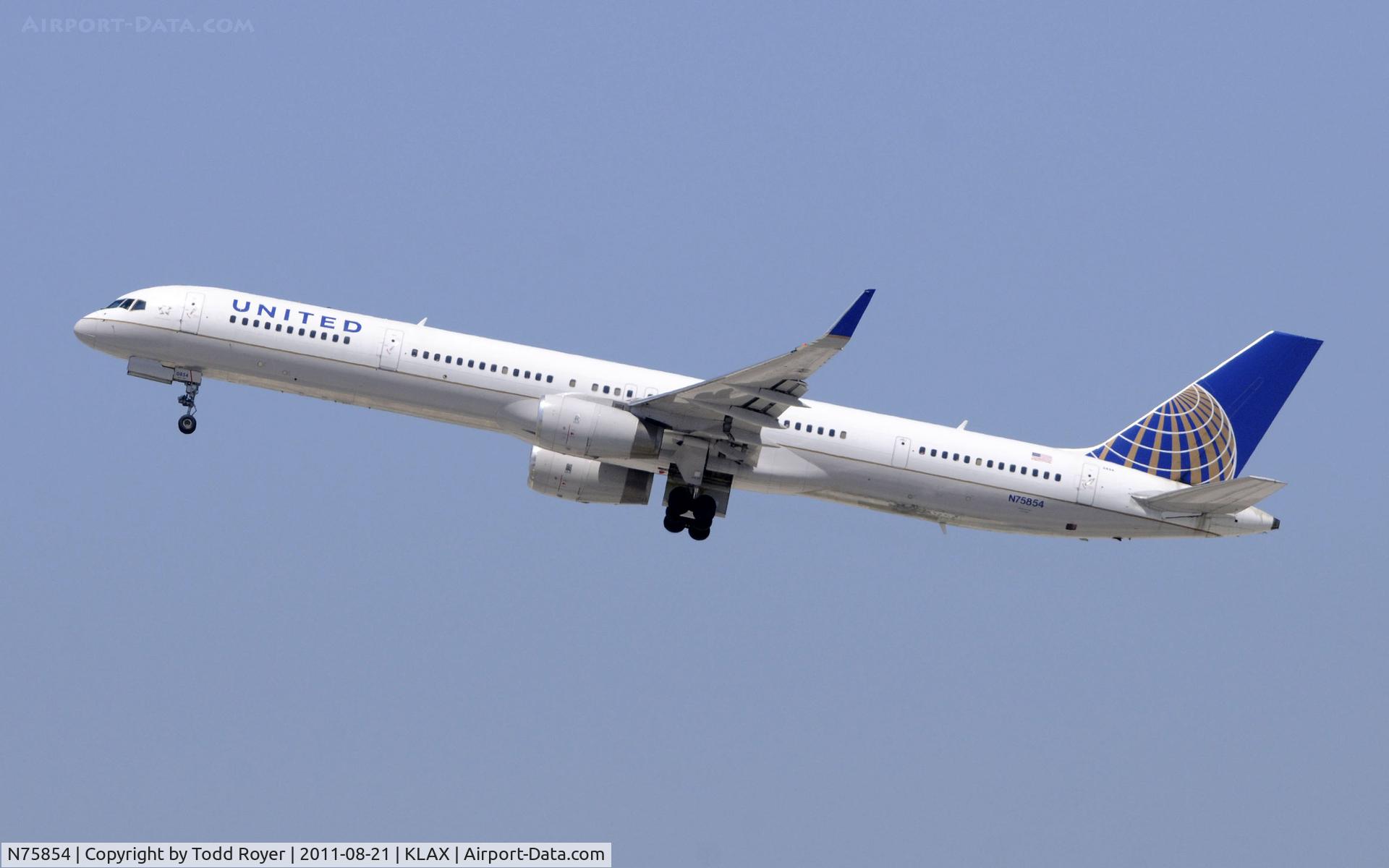 N75854, 2002 Boeing 757-324 C/N 32813, United