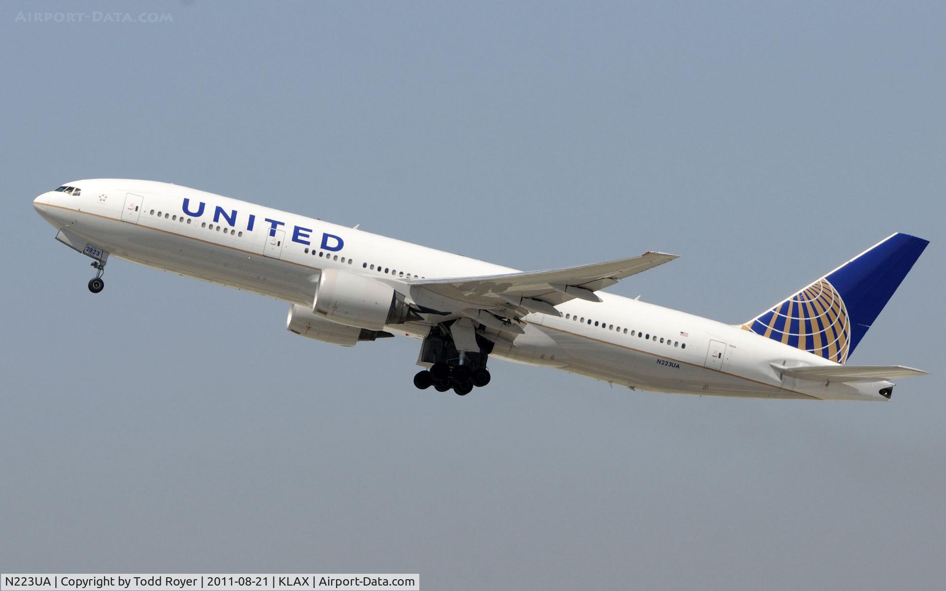N223UA, 2001 Boeing 777-222 C/N 30224, United