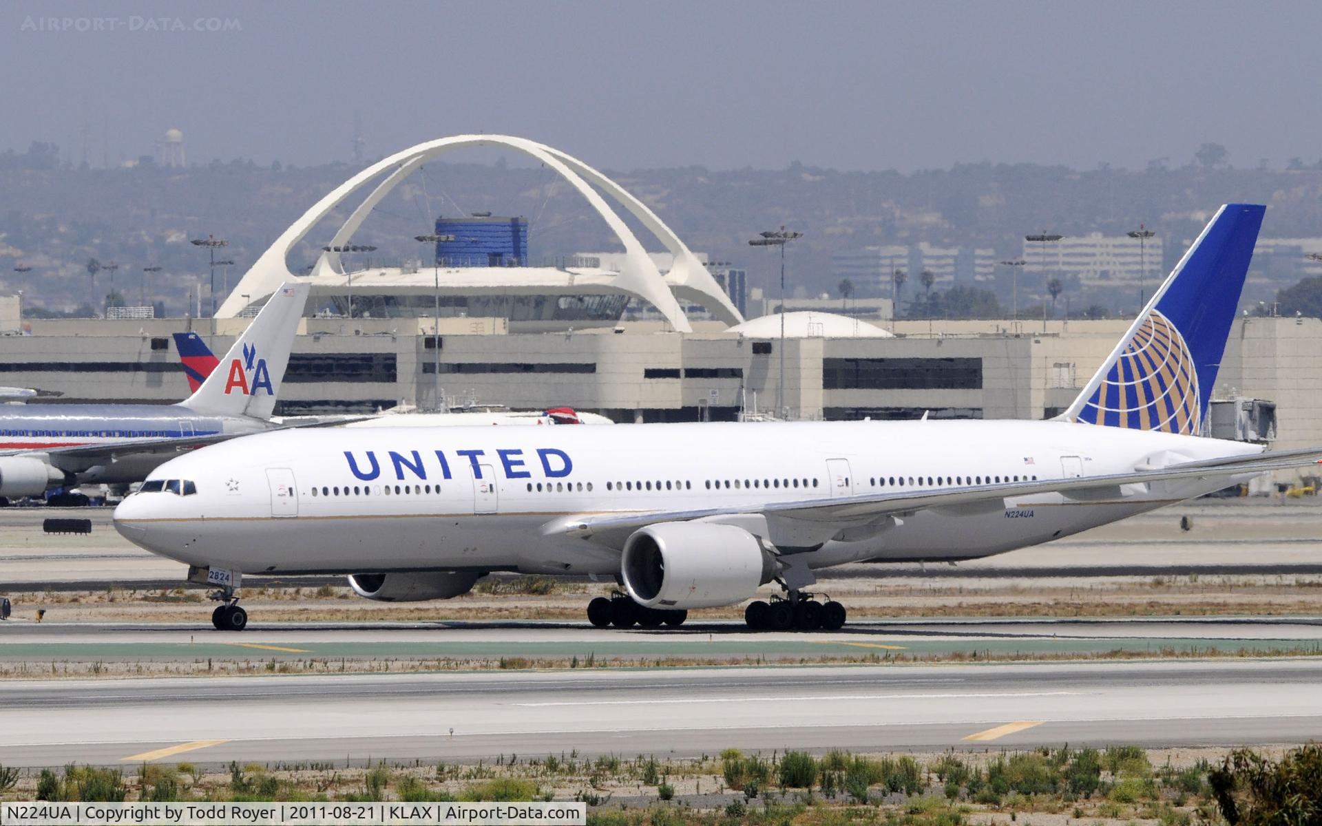 N224UA, 2001 Boeing 777-222 C/N 30225, United