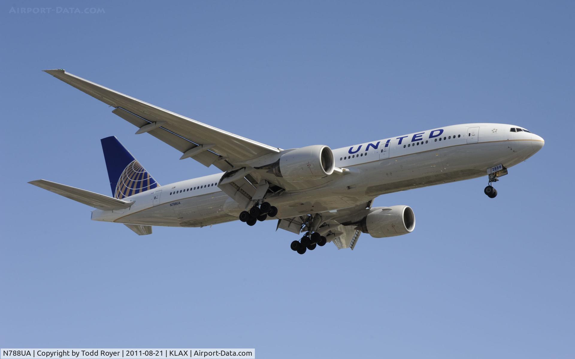 N788UA, 1997 Boeing 777-222 C/N 26942, United