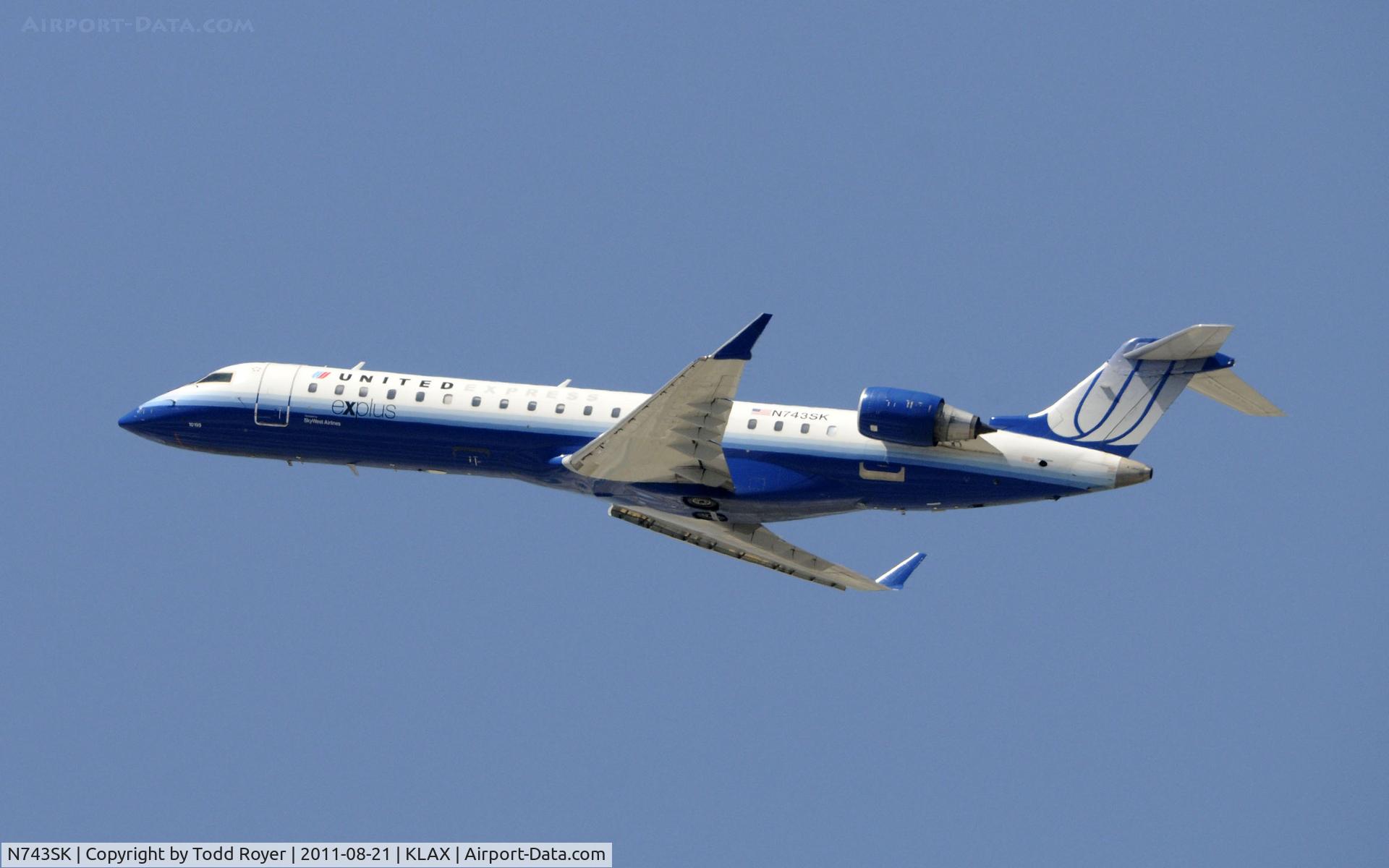 N743SK, 2005 Canadair CL-600-2C10 Regional Jet CRJ-700 C/N 10199, United