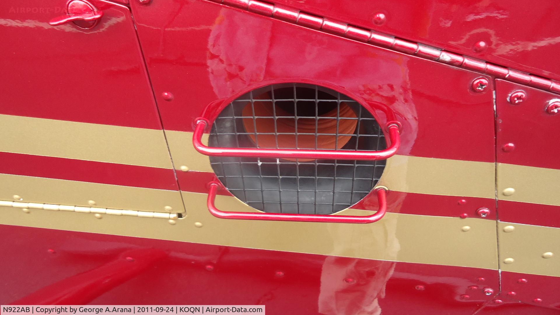 N922AB, 2001 Robinson R44 C/N 1083, Intake