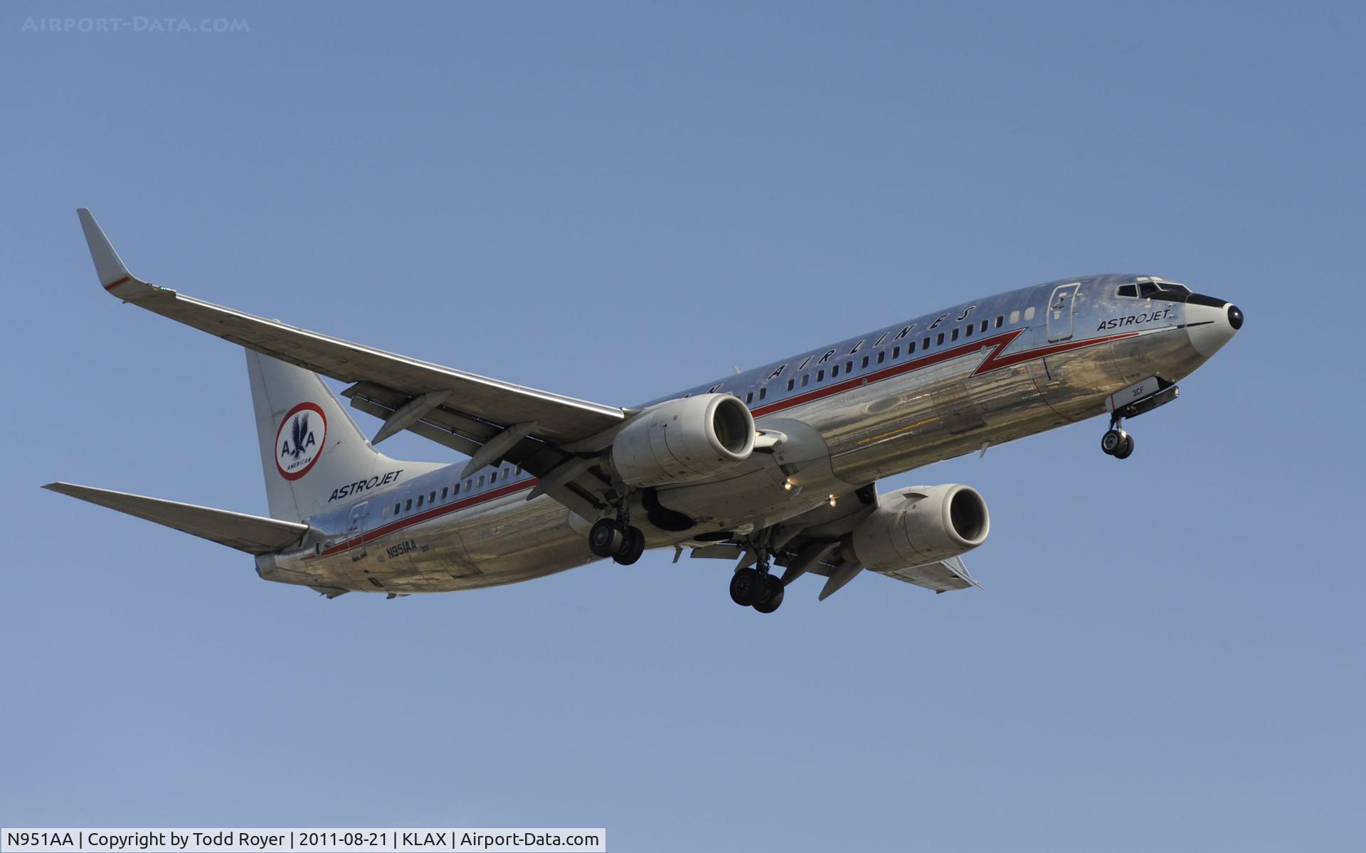 N951AA, 2000 Boeing 737-823 C/N 29538, American