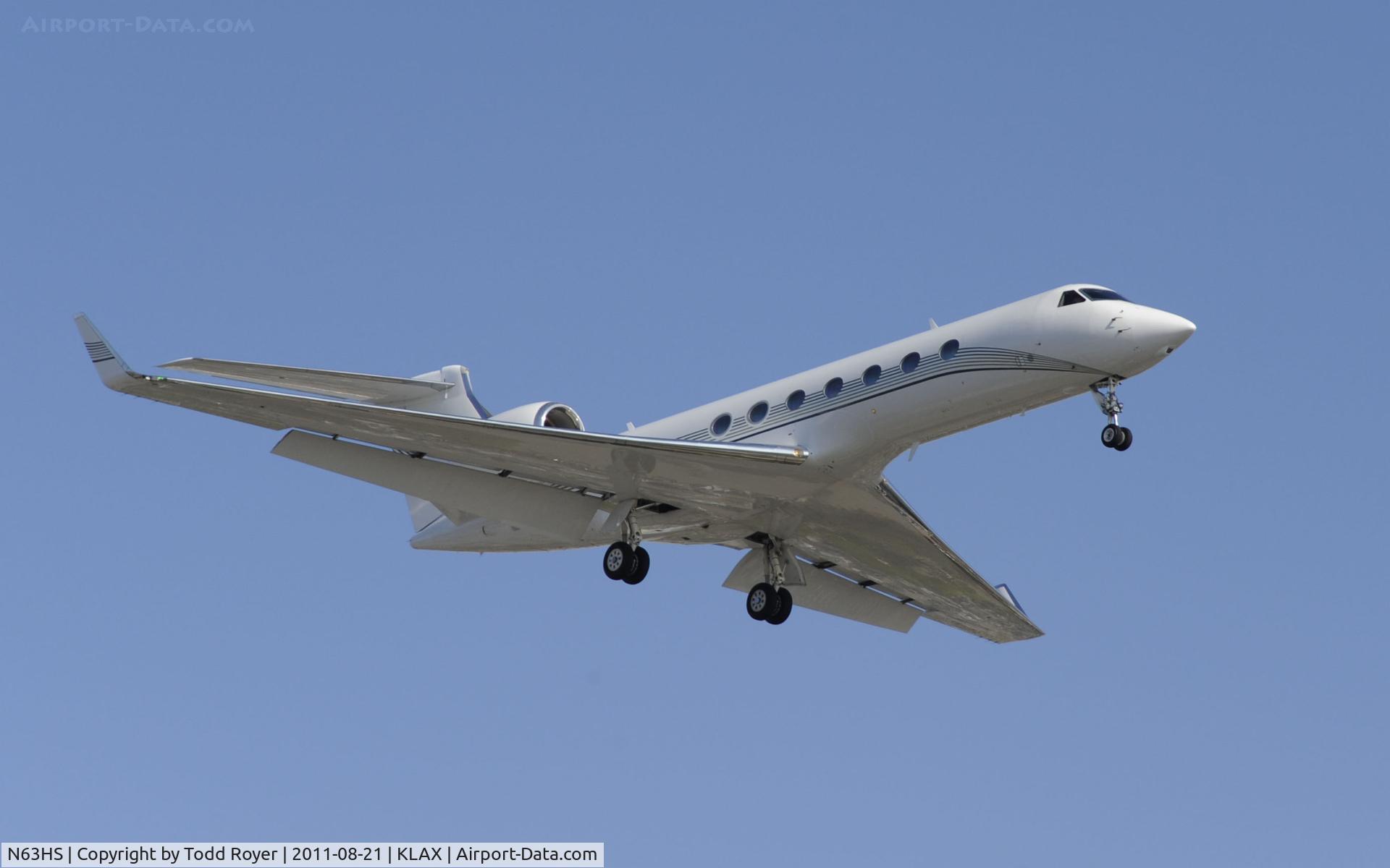 N63HS, 2004 Gulfstream Aerospace GV-SP (G550) C/N 5013, Arriving at LAX