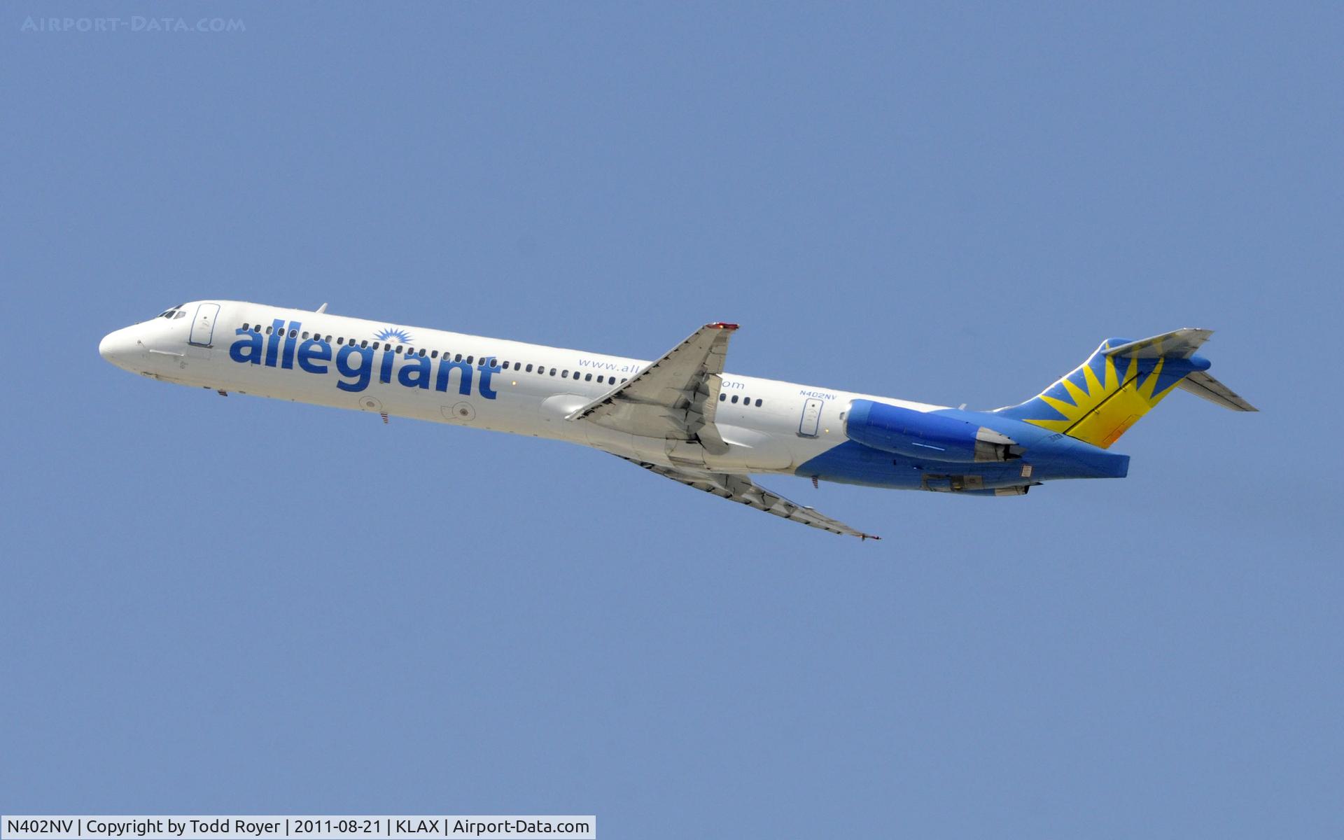 N402NV, 1989 McDonnell Douglas MD-88 C/N 49763, Departing LAX