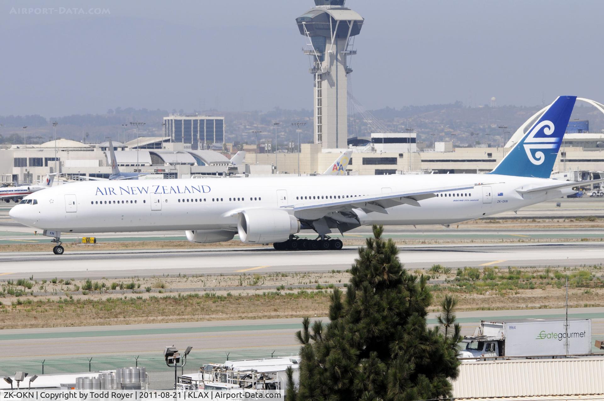 ZK-OKN, 2010 Boeing 777-306/ER C/N 38406, Arriving LAX