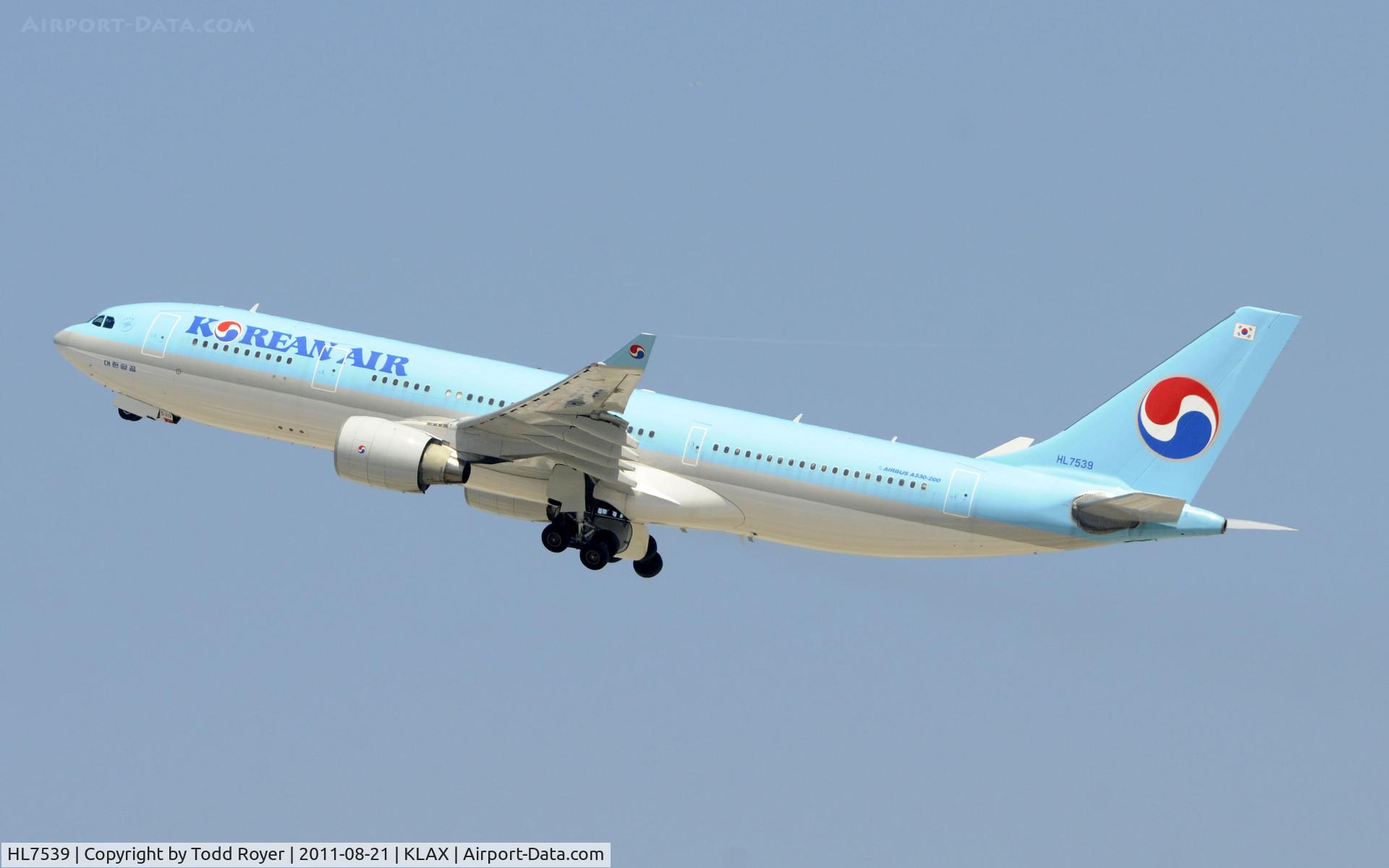 HL7539, 1998 Airbus A330-223 C/N 226, Departing LAX