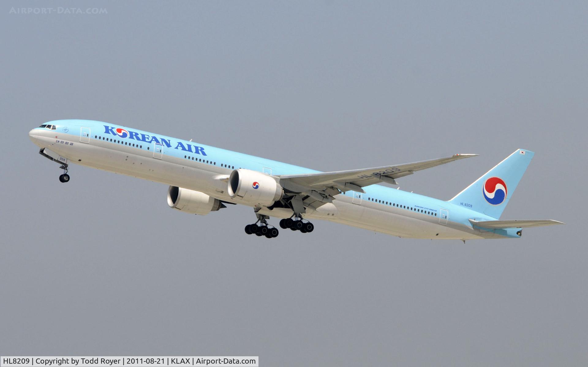 HL8209, 2010 Boeing 777-3B5/ER C/N 37646, Departing LAX