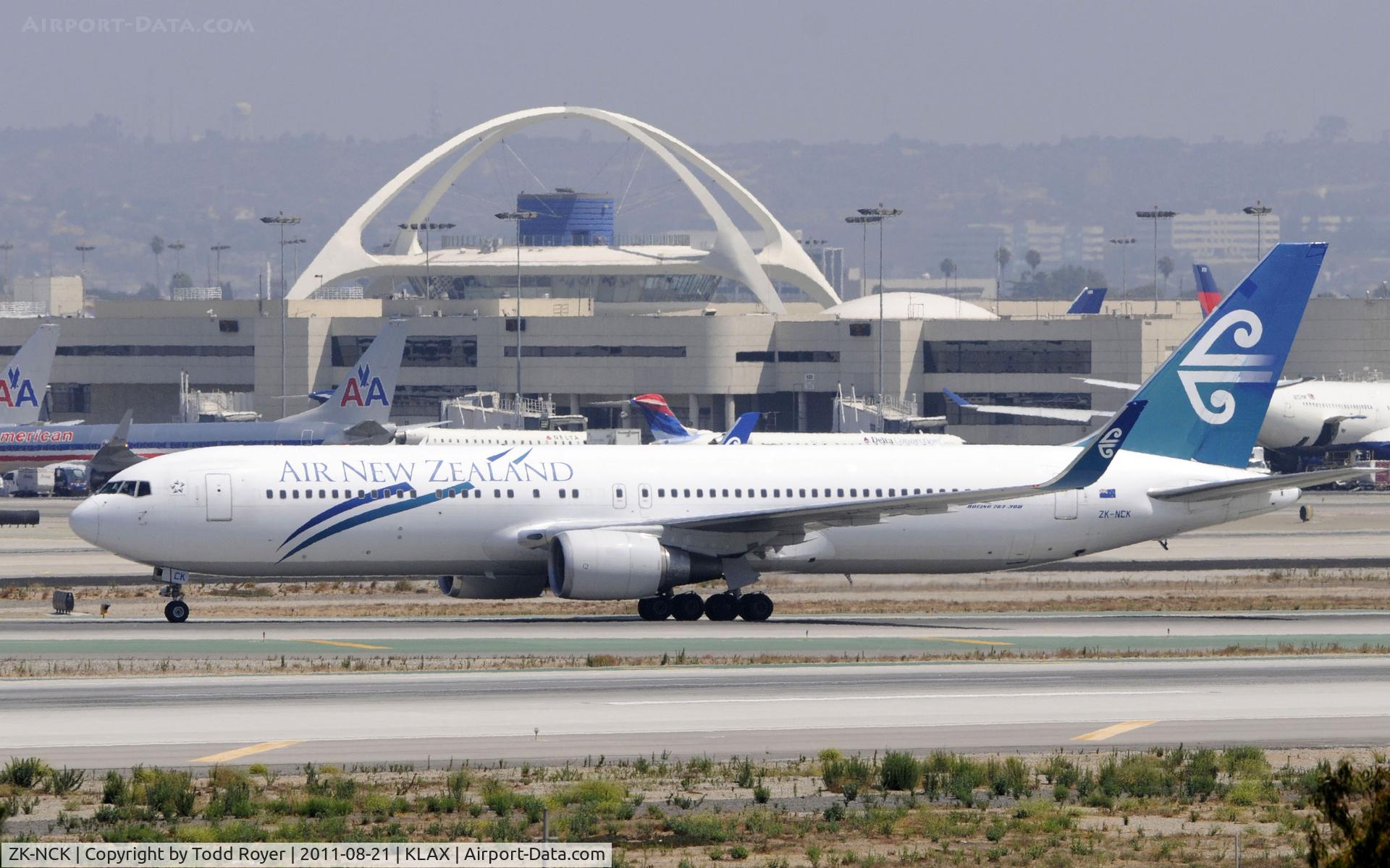 ZK-NCK, 1997 Boeing 767-319/ER C/N 26971, Arriving LAX