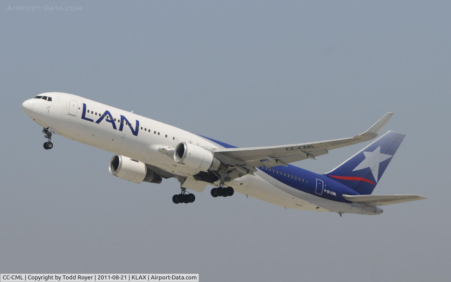 CC-CML, 1998 Boeing 767-3Q8/ER C/N 28206, Departing LAX