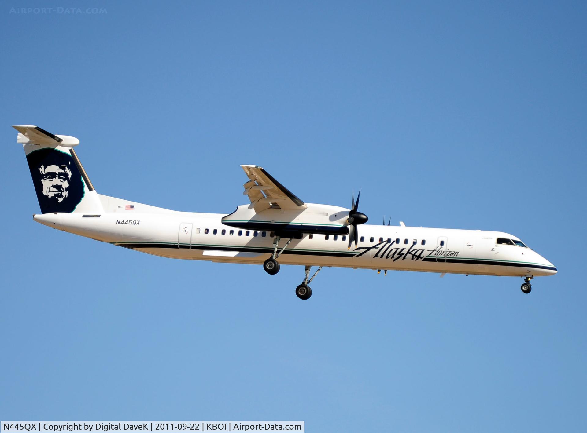 N445QX, 2011 Bombardier DHC-8-402 Dash 8 C/N 4358, West approach