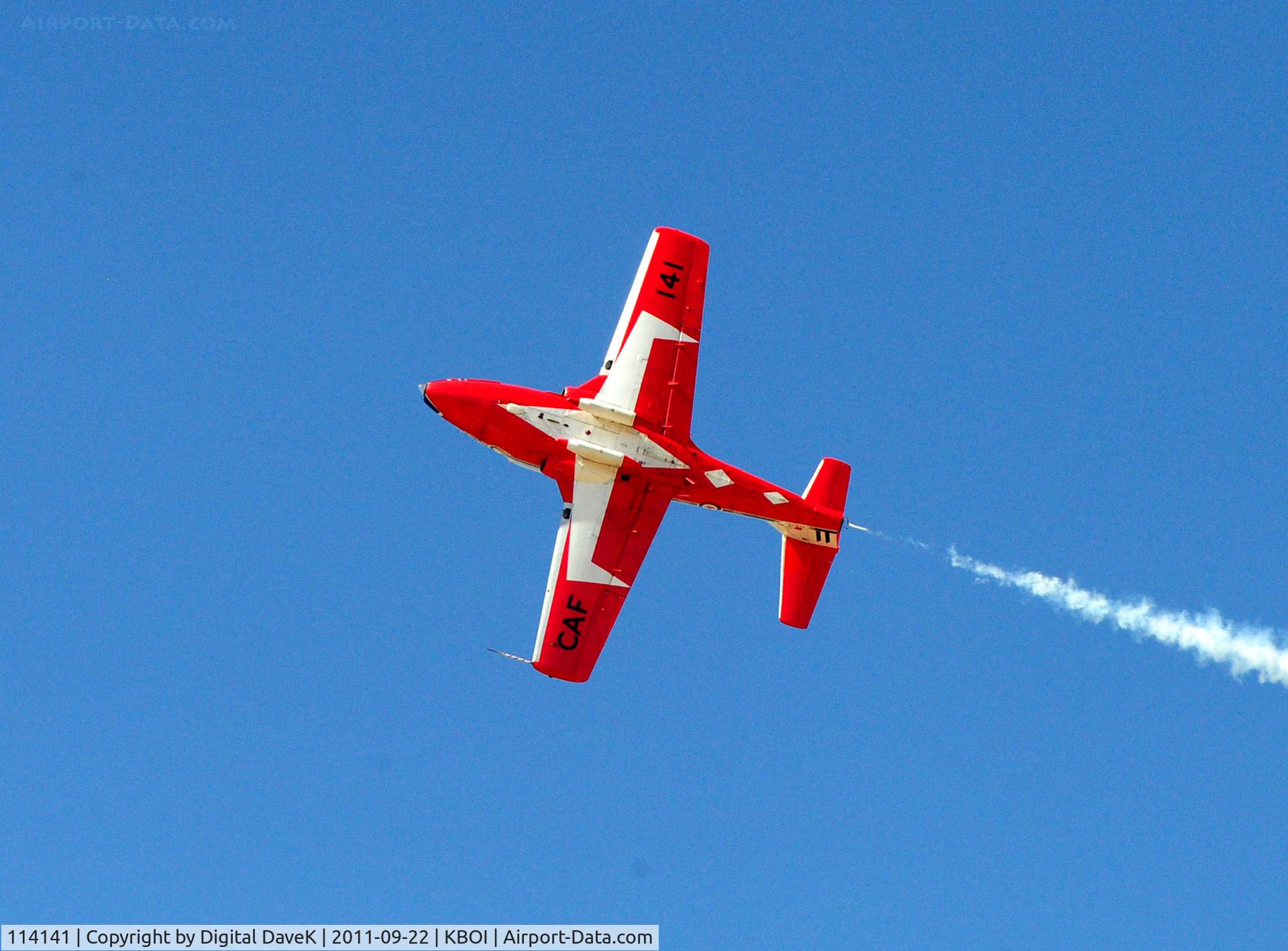 114141, Canadair CT-114 Tutor C/N 26141, West approach