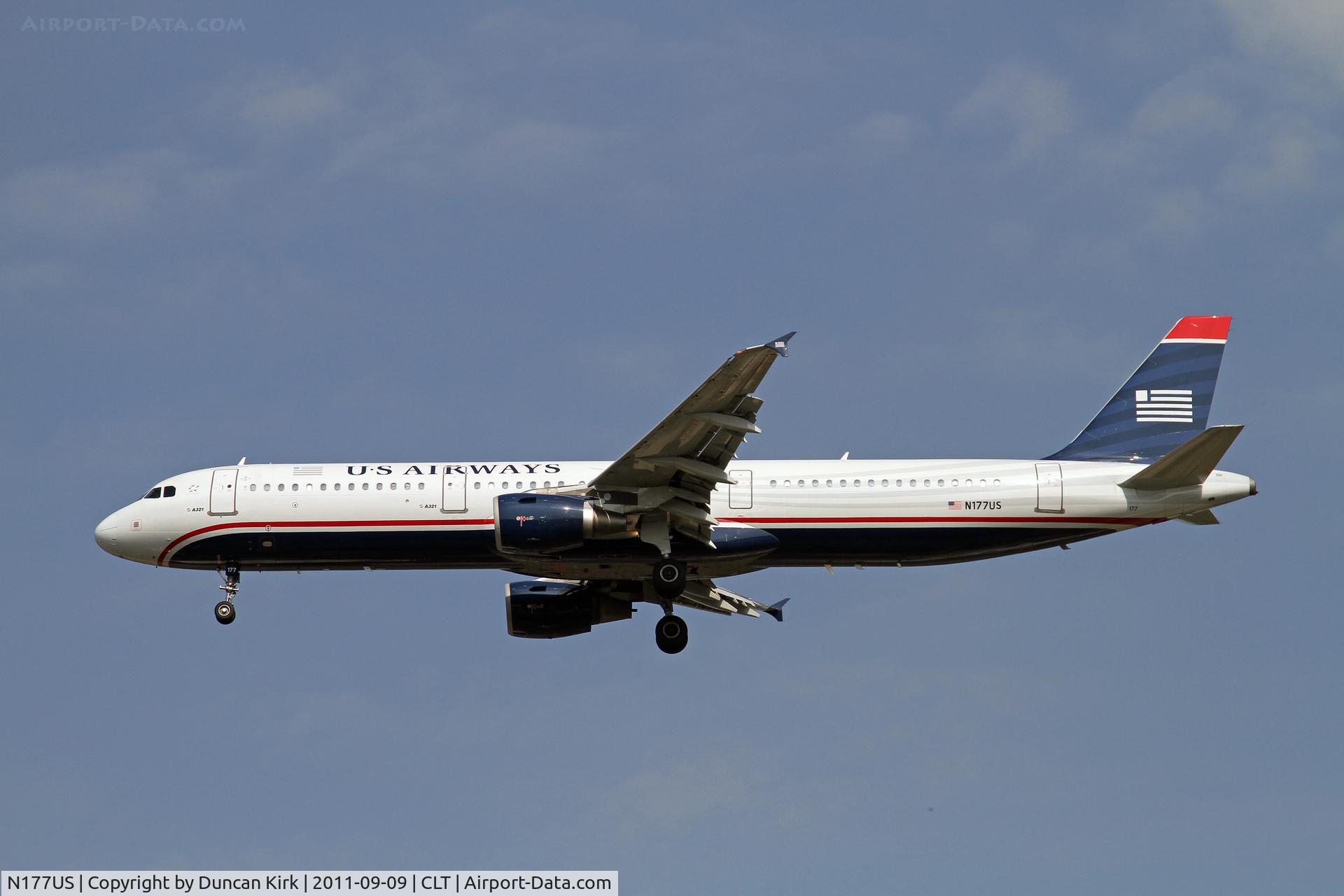 N177US, 2001 Airbus A321-211 C/N 1517, An A321 looks quite smart in this scheme