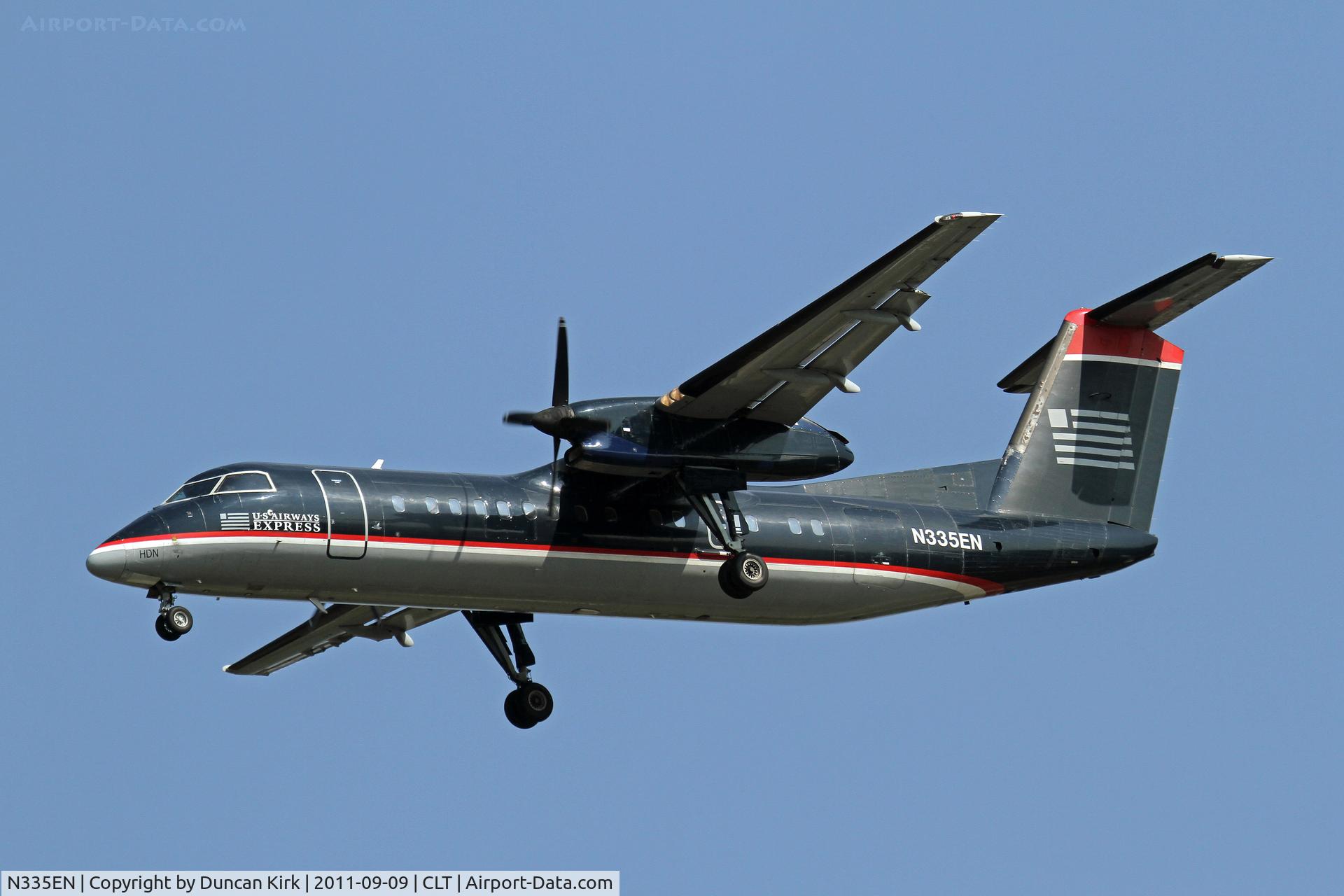 N335EN, 1994 De Havilland Canada DHC-8-311 Dash 8 C/N 375, On finals
