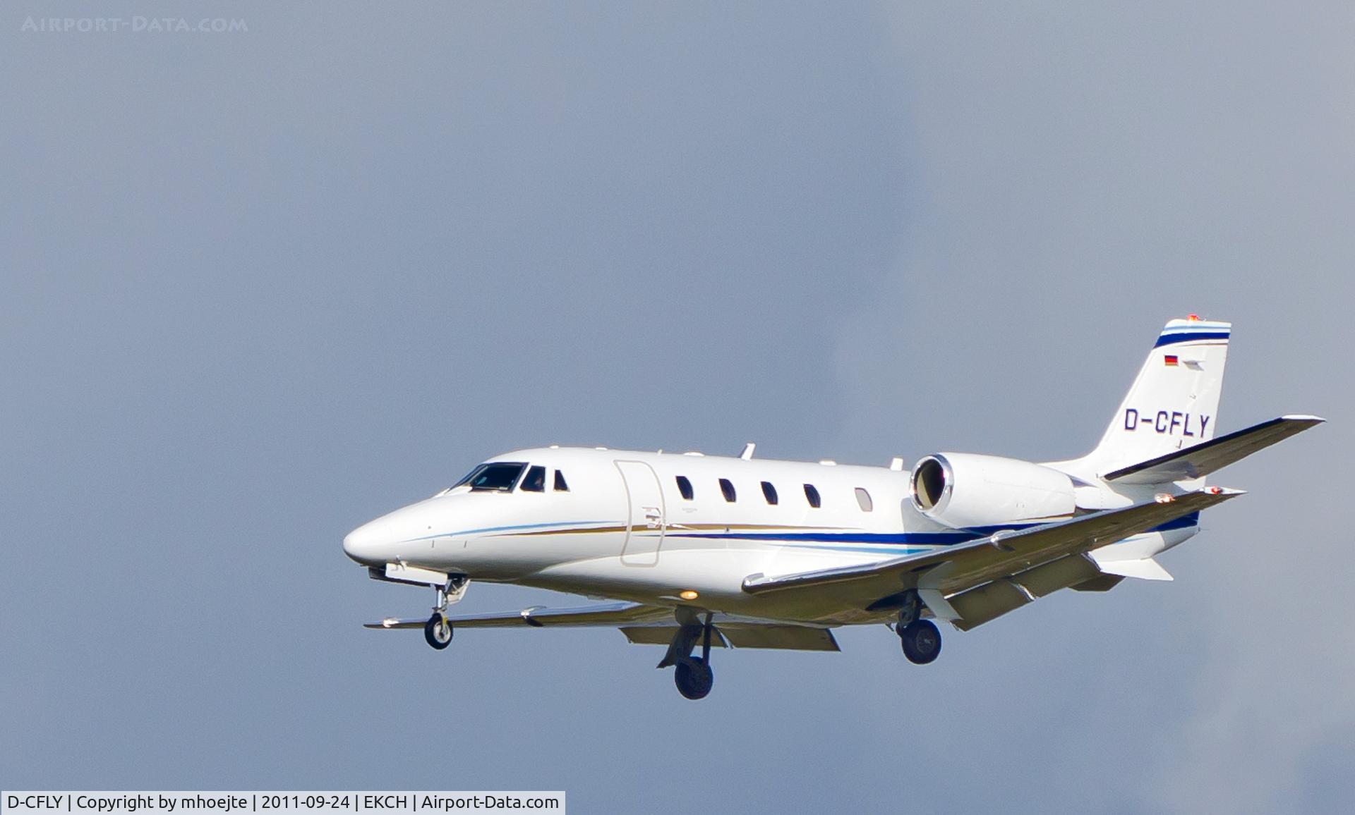 D-CFLY, 2009 Cessna 560 Citation XLS+ C/N 560-6014, Final approach Copenhagen Airport