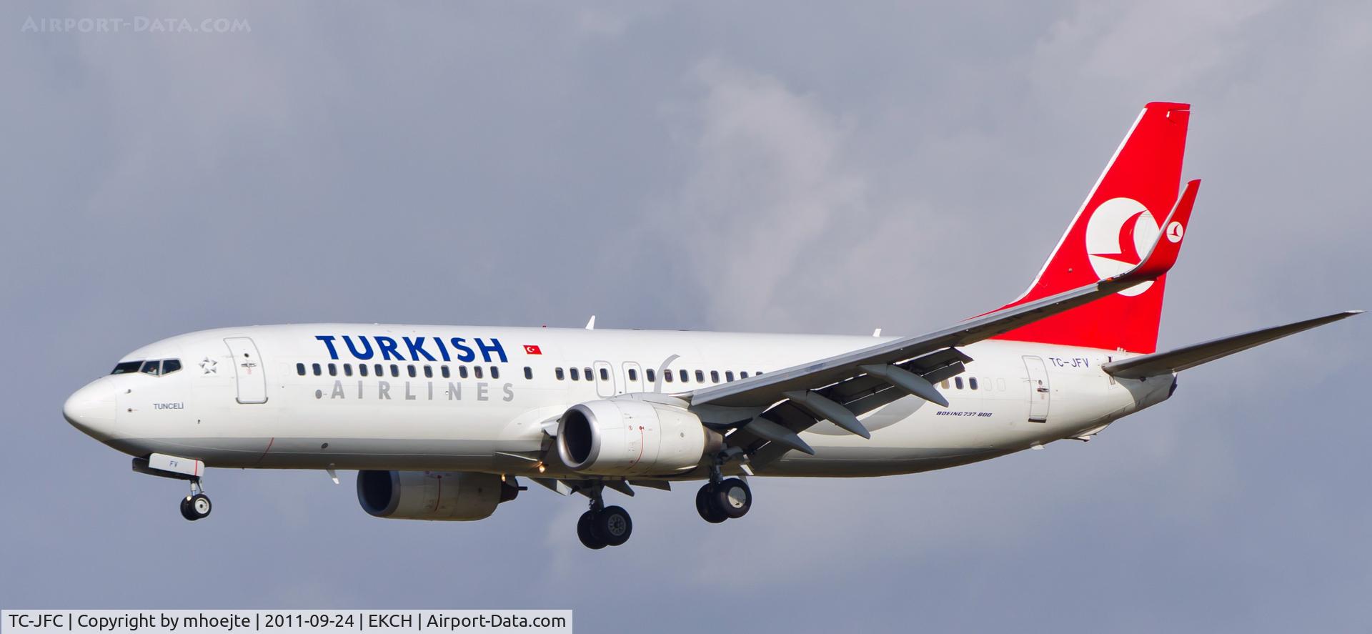 TC-JFC, 1998 Boeing 737-8F2 C/N 29765, Final approach Copenhagen Airport