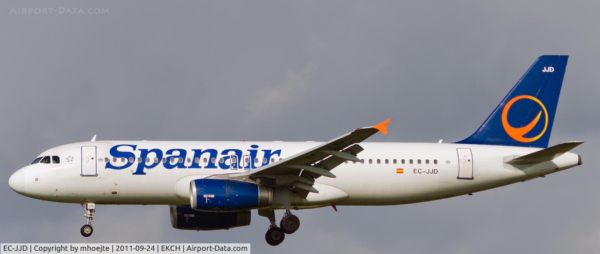 EC-JJD, 2005 Airbus A320-232 C/N 2479, Final approach Copenhagen Airport