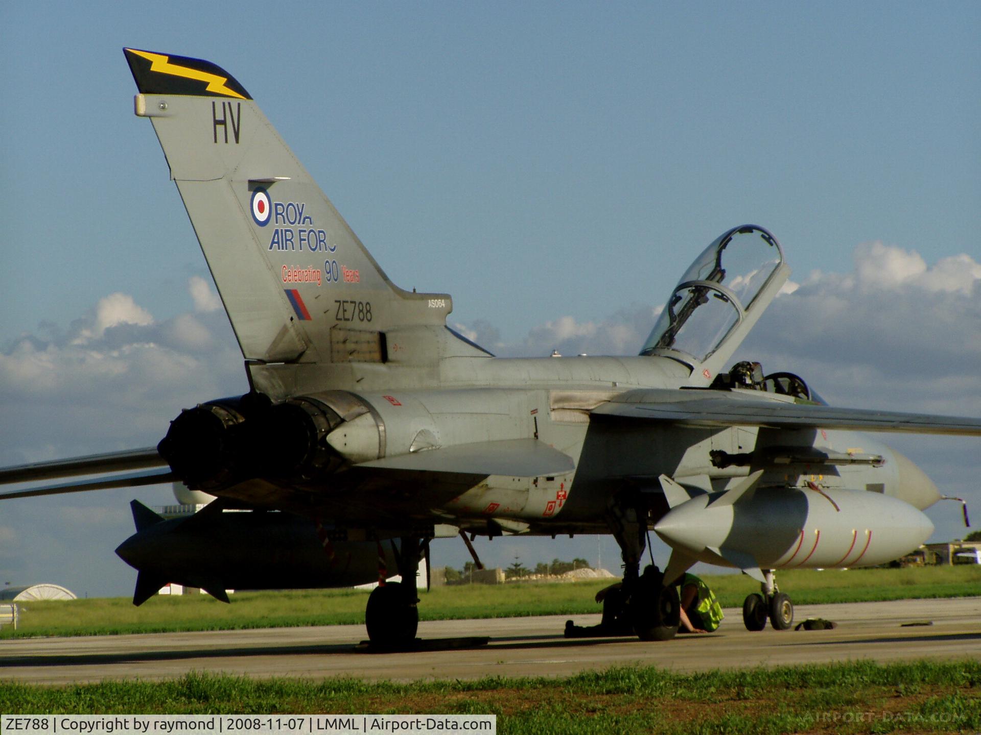 ZE788, 1988 Panavia Tornado F.3 C/N 697/AS064/3313, Tornado ZE788/HV 111Sqd RAF
