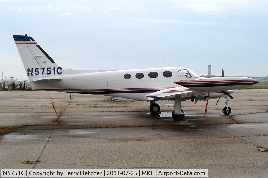 N5751C, Cessna 340A C/N 340A0974, At Milwaukee airport