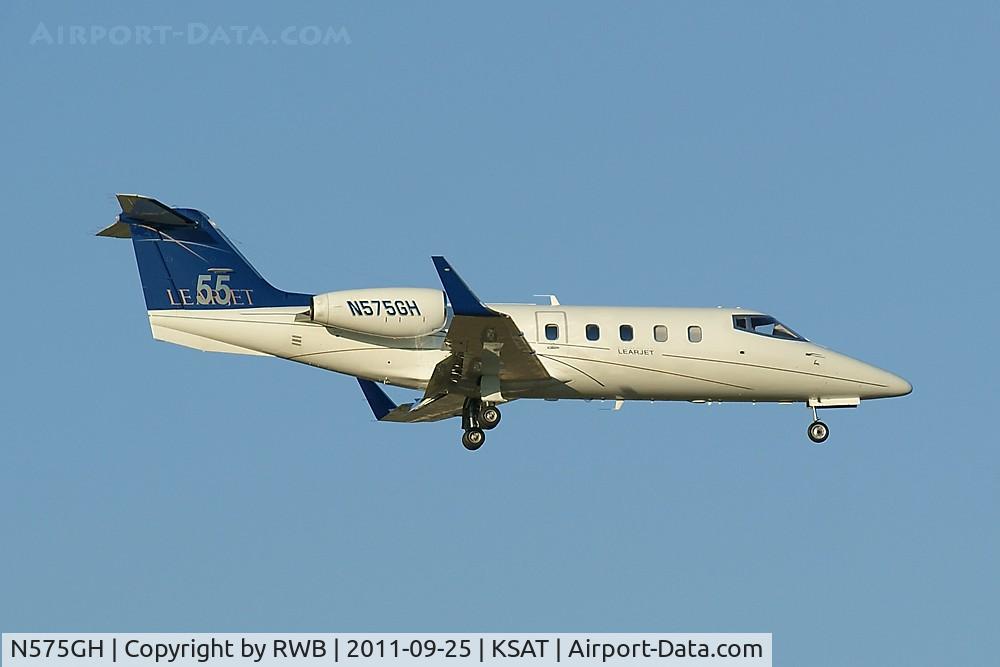 N575GH, 1982 Gates Learjet 55 C/N 042, Landing 12R