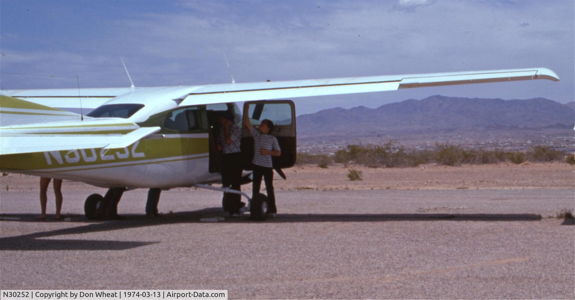 N30252, 1973 Cessna T210L Turbo Centurion C/N 21059896, 1974 in Lake Havasu, AZ at the old airport.