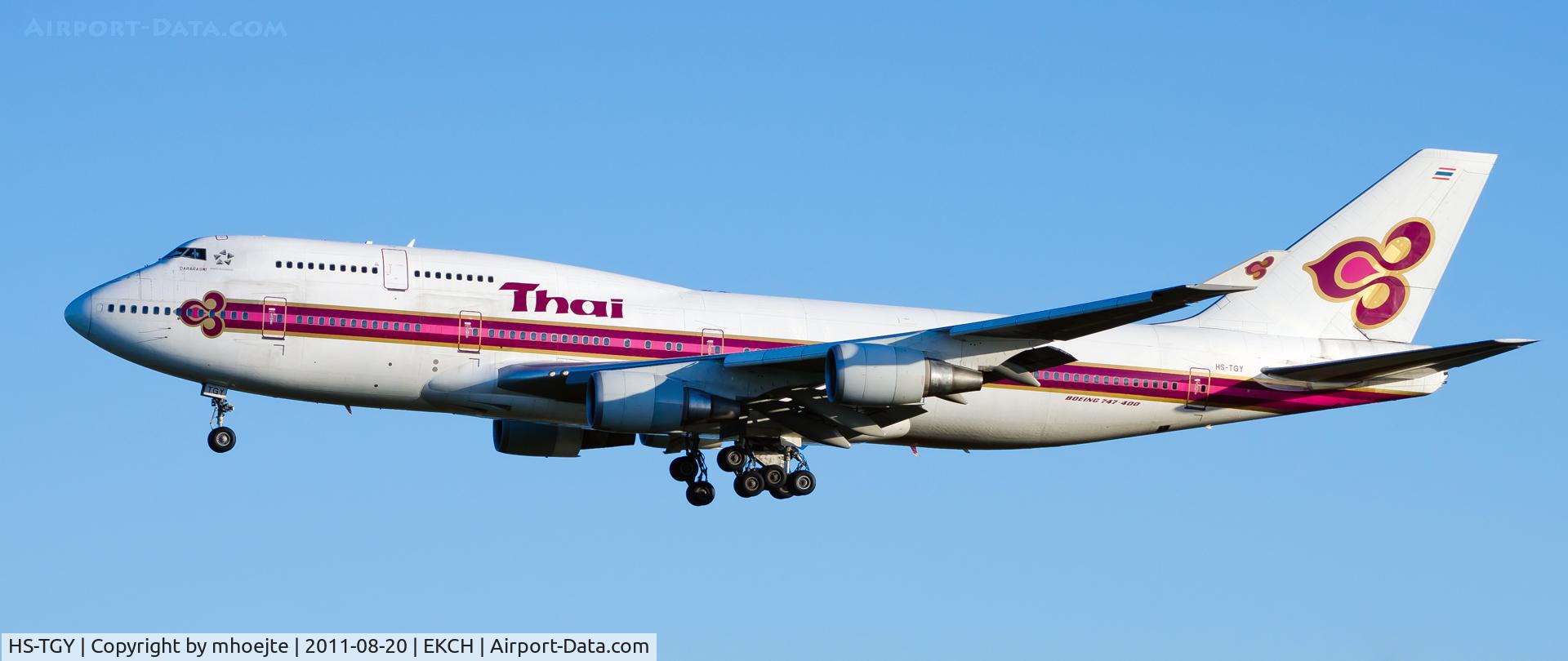HS-TGY, 1998 Boeing 747-4D7 C/N 28705, Final approach Copenhagen Airport