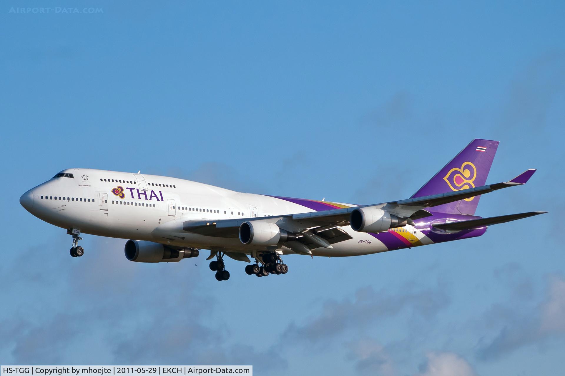HS-TGG, 2003 Boeing 747-4D7 C/N 33771, Final approach Copenhagen Airport