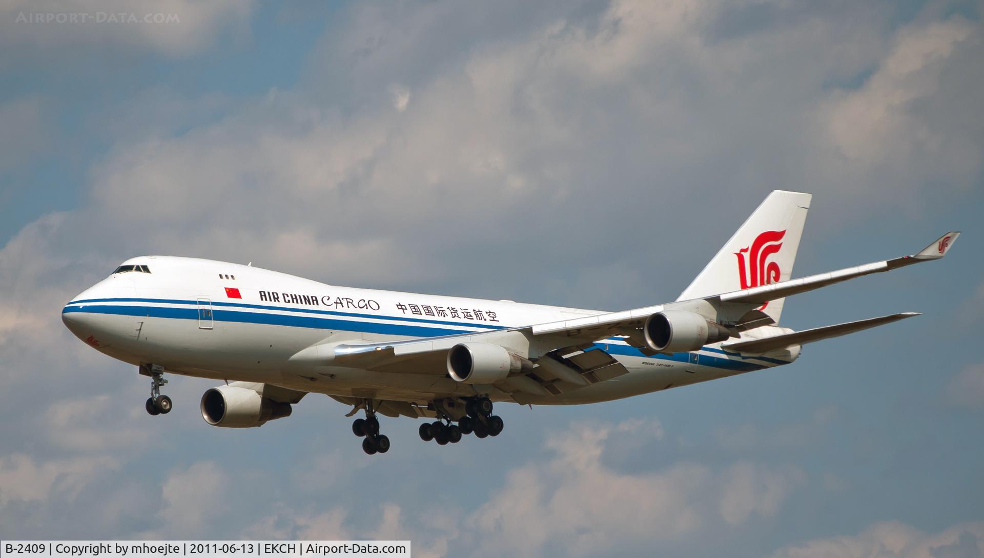 B-2409, Boeing 747-412F/SCD C/N 26560, Final approach Copenhagen Airport