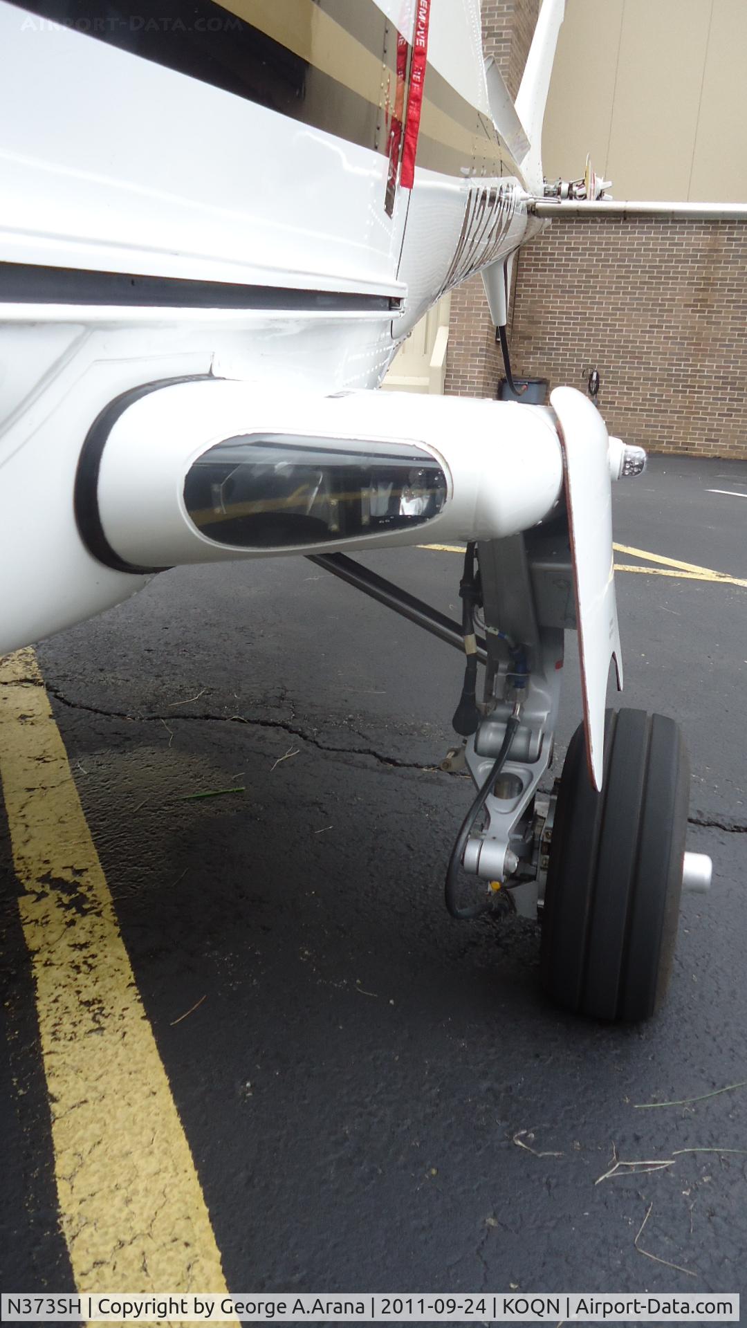 N373SH, Agusta A-109S C/N 22010, Port landing light