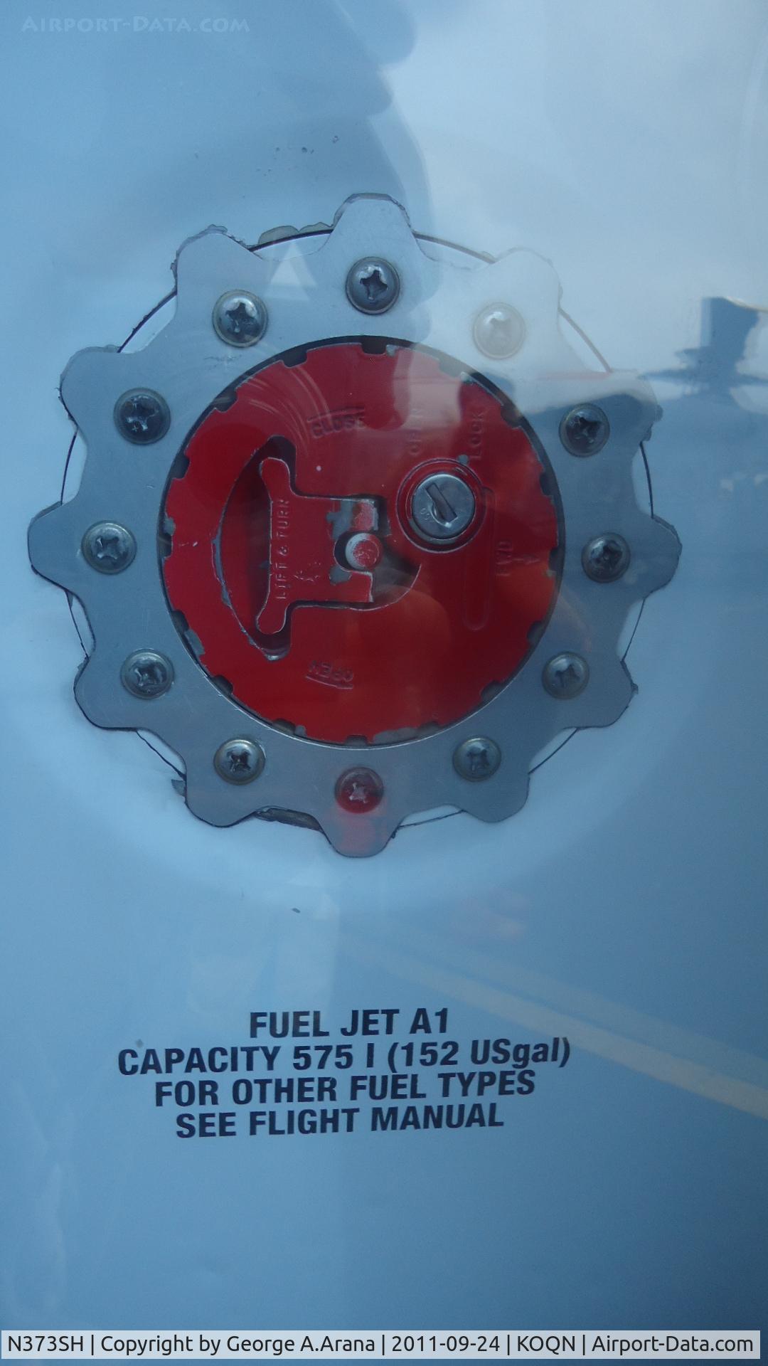 N373SH, Agusta A-109S C/N 22010, Fuel filler cap